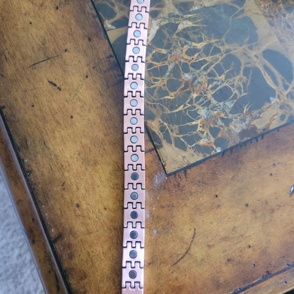 NWOT copper magnet bracelet. - Picture 3 of 4